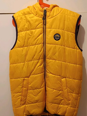 LC Waikiki sleeveless kids vest yellow like new, age 9-10