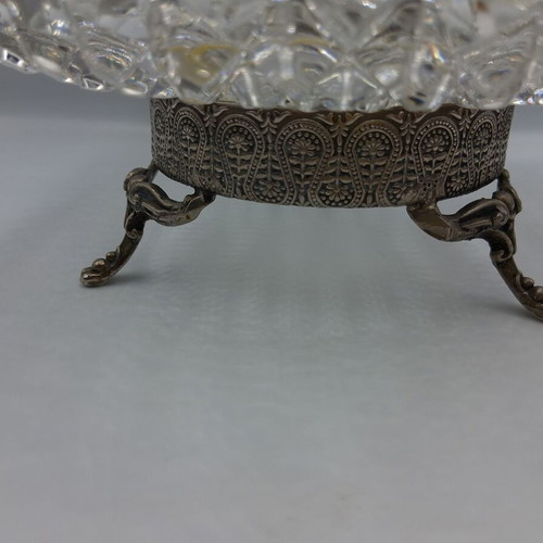 Vintage glass bowl with metal base, like new decorative fruit centerpiece