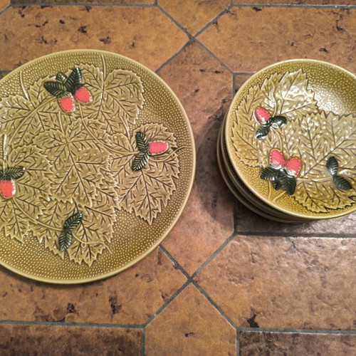Plates set like new, 1 large and 6 small, 18 and 30 cm