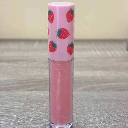Claire’s lip gloss brilliant à lèvres with strawberry scent new