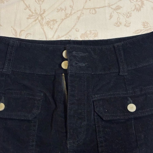 Black corduroy skirt like new with pockets, size S