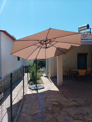 Garden umbrella 3.5m used with solar LED lights and weights
