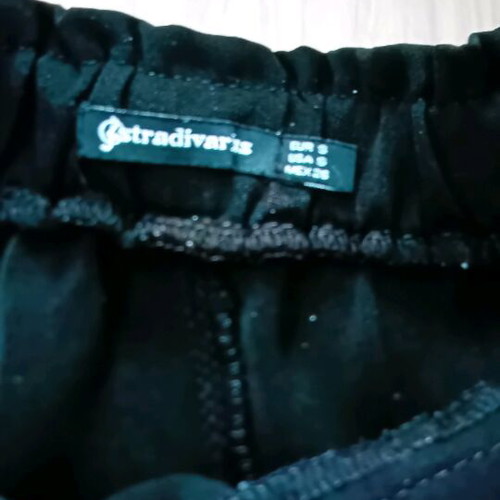 Stradivarius women's pants black like new, size S