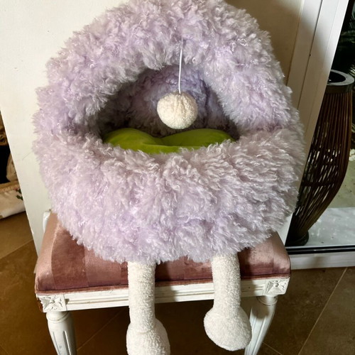 Monster cat and small dog bed like new