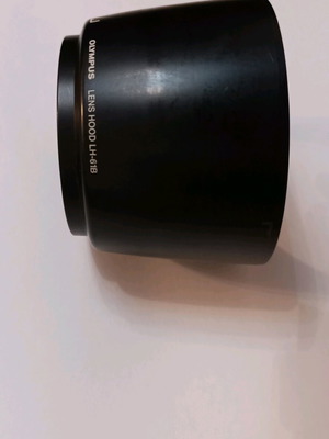 Olympus LH-61B lens hood for 40-150mm f/3.5-4.5 like new