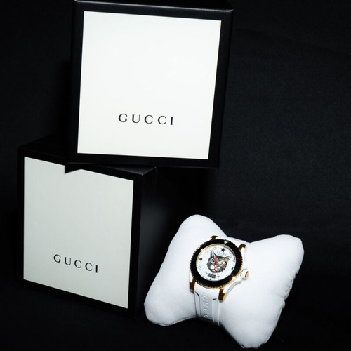 Gucci Dive YA136322 watch like new, unisex, white and gold