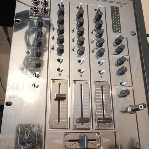 Mixer used, excellent condition and fully functional