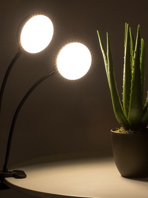 Grow Light Hydro Spectrum LED plant grow light with 2 adjustable heads