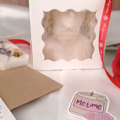 Handmade decorative candle Woman with Scarf new, gift set