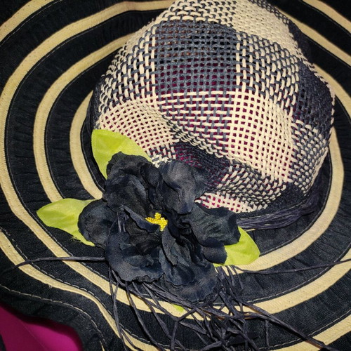 Women's hat new, white and blue with flower