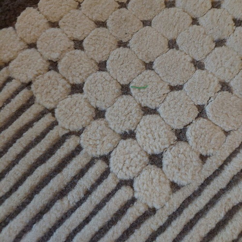 Machine-made low-pile rug 1.75 x 2.10 m