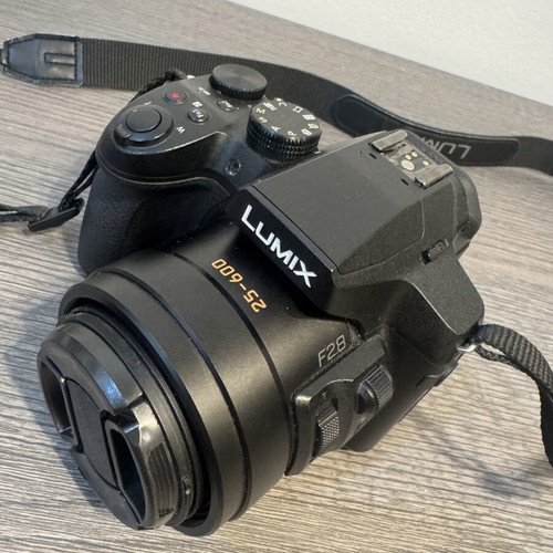 Lumix FZ300 Leica 25-600mm 4K camera with accessories