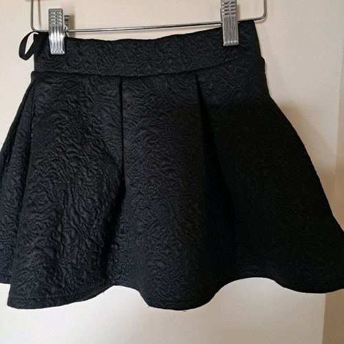 Chief black girls' skirt like new, age 6