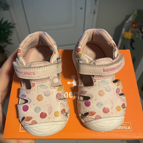 Biomecanics anatomical shoes like new, size 19, girl
