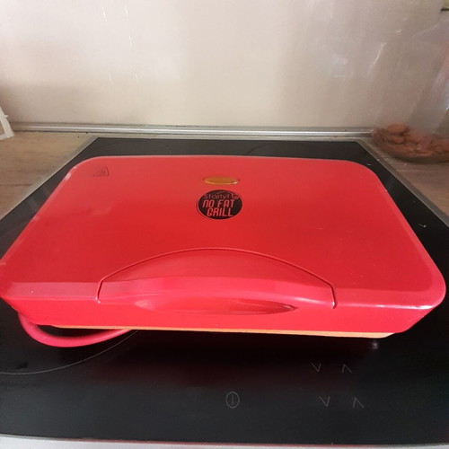 Starlyf No Fat Grill electric grill red like new