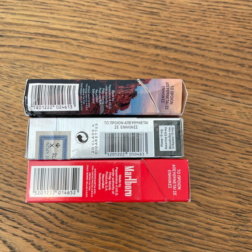 Collectible empty Marlboro packs like new, set of 3