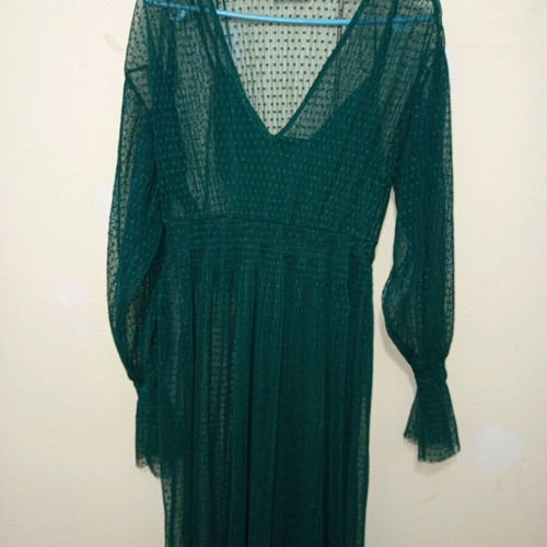 Zara dress like new in emerald color, size small
