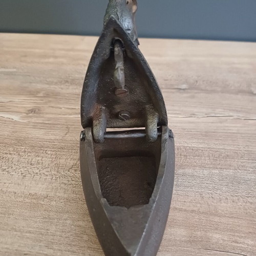 Cast iron iron used, vintage toy