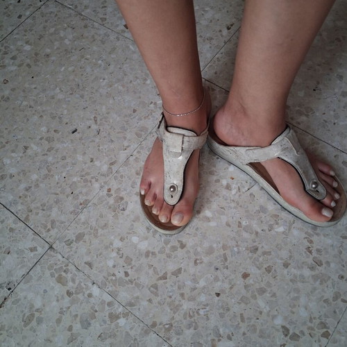 Steps Med women's anatomical thong sandals used, beige