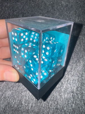 Chessex 23815 D6 30 six-sided dice like new with box