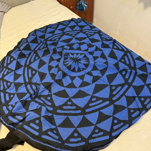 Round beach towel large, like new