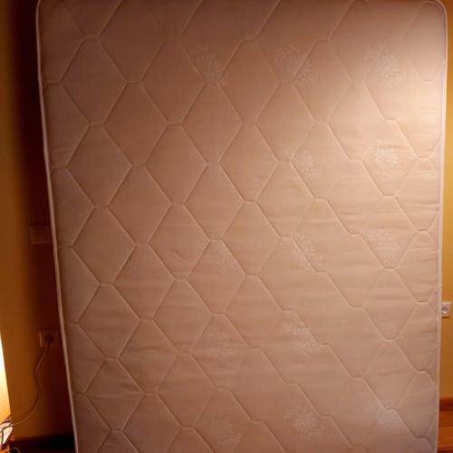 Double mattress used 157×200 cm with protective cover