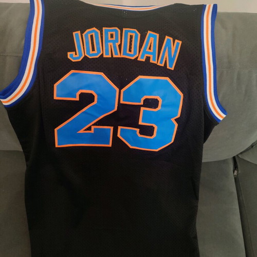 Jordan Looney Tunes jersey size large like new