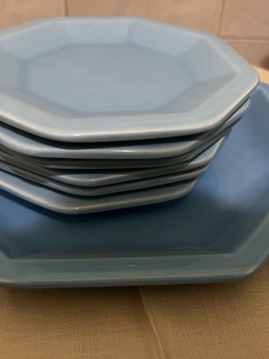 OlYmpia Ceramica platter and 6 plates like new, blue, polygonal