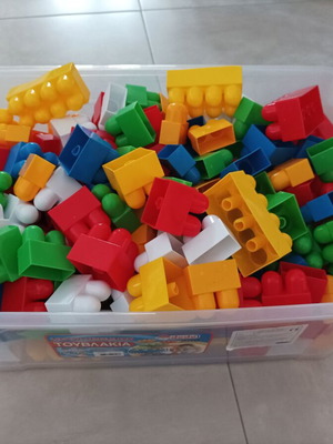 Children's blocks used, 250 pieces with box
