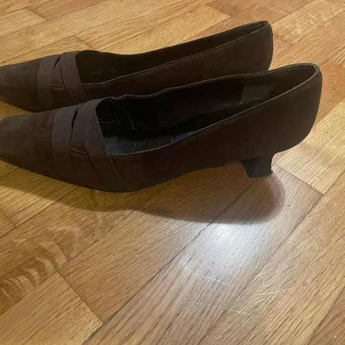 Vintage Russell & Bromley X Stuart Weitzman brown suede pumps used, size 38