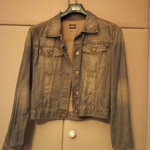 Denim jacket like new, size Medium, blue