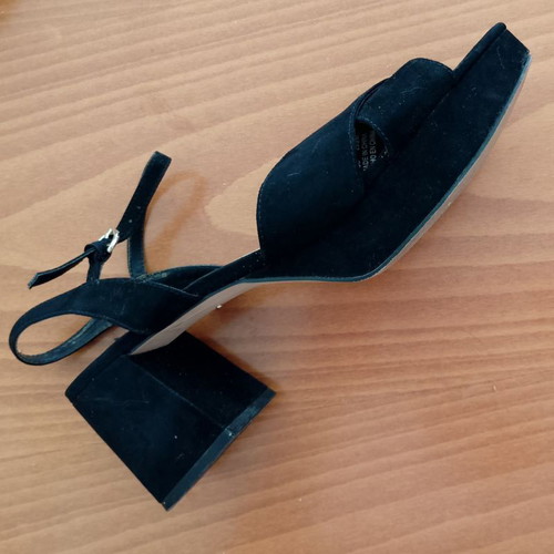 Stradivarius sandals used, black size 38 with thick heel