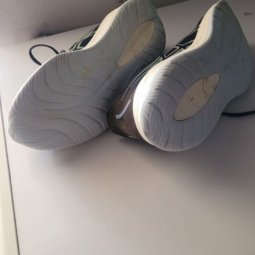 Asics sports shoes size 45 like new, gray