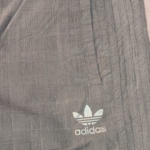 Adidas Originals men's gray checkered bermuda shorts medium like new