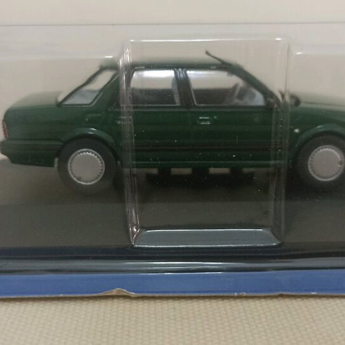 Unforgettable Cars Austin Montego 1986 1:43 scale model new