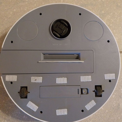 Robot vacuum like new with obstacle sensor and USB charging