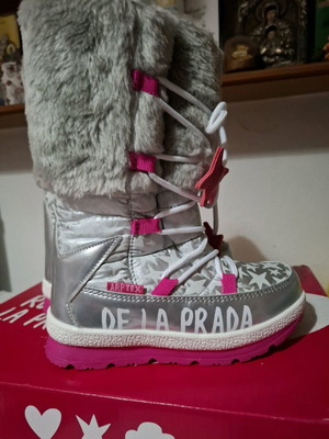 Agatha Ruiz De La Prada waterproof snow boots new, size 29, pink silver