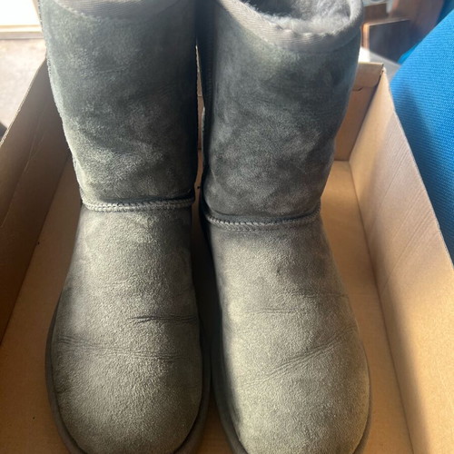 Ugg Australia boots gray size 41 like new with box