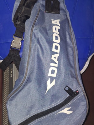 Τσάντα στήθους Diadora σαν καινούργιο, μπλε