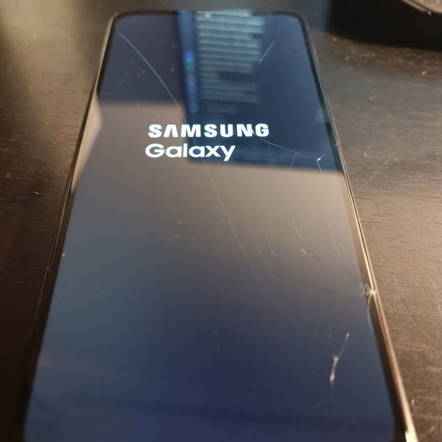 Samsung Galaxy A32 5G 64GB smartphone with cracked glass