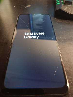 Samsung Galaxy A32 5G 64GB smartphone with cracked glass