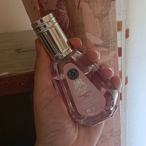 Arabic floral perfume used with rose notes