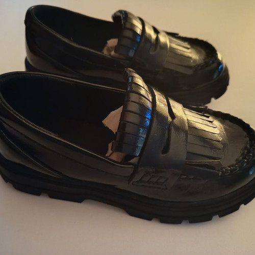 Black Zara school shoe No 28 like new