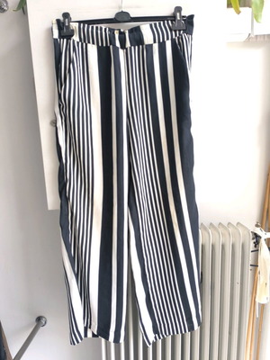 H&M striped palazzo pants XL-XXL like new with pockets and wide elastic