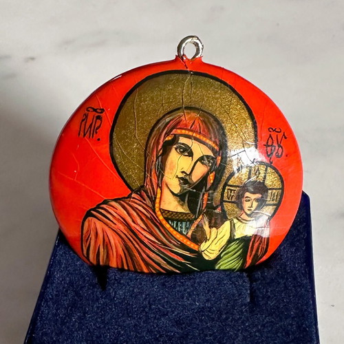 Hand-painted miniature pendant like new, Virgin Mary with Christ 1990s