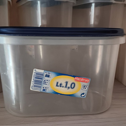 Plastic storage containers used, pack of 4 pieces