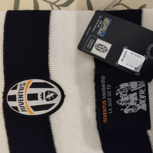 Juventus scarf new with store tag authentic