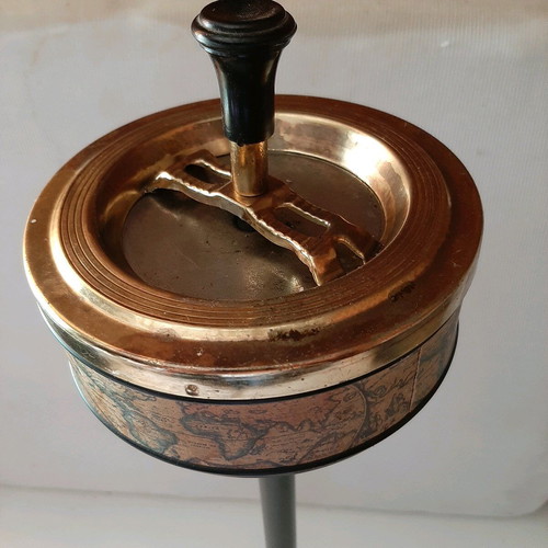 Floor ashtray from the 60s like new with world map design