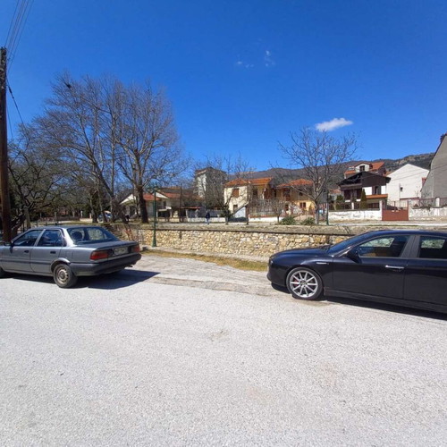 Land with old two-story house 500 sqm in Florina city