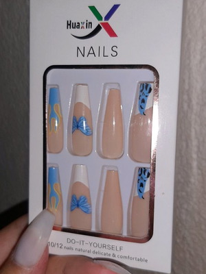 Press On Nails καινούργια, με 2 επιπλέον νύχια